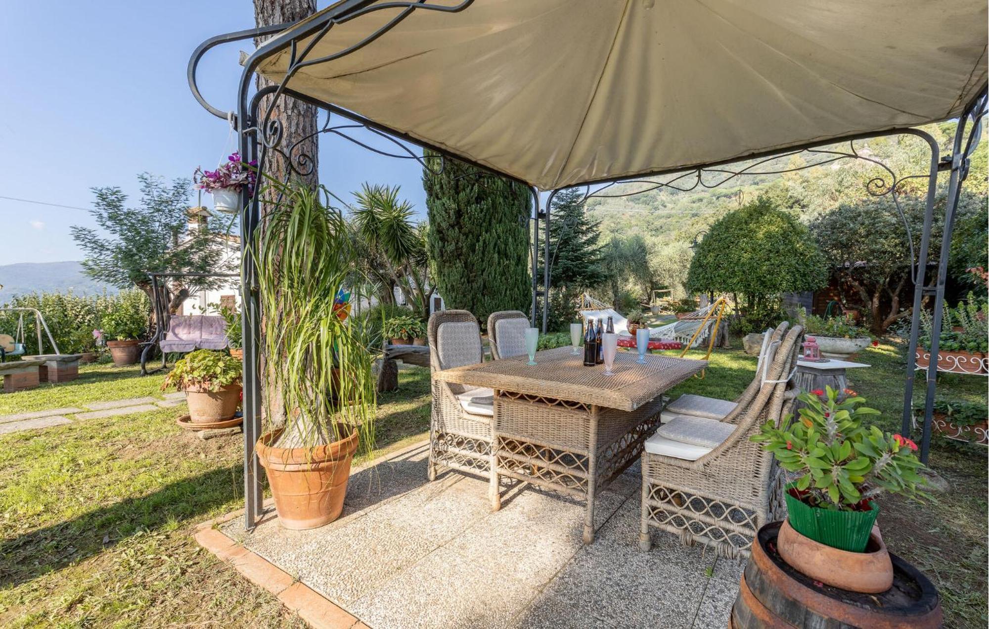 Beautiful Home In Uzzano Pt With Kitchen Exterior foto