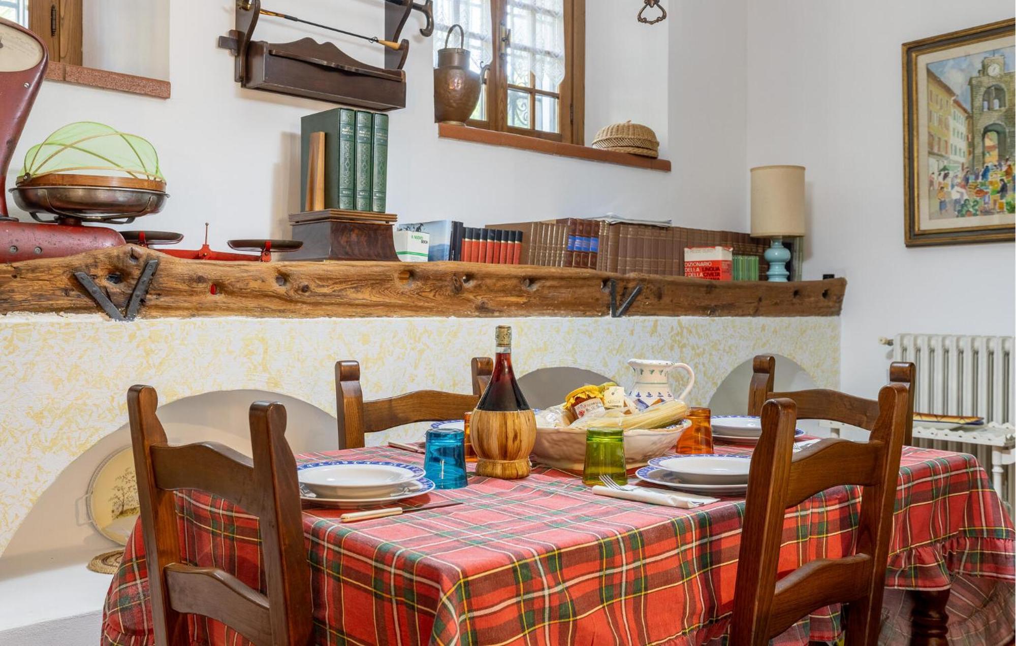Beautiful Home In Uzzano Pt With Kitchen Exterior foto