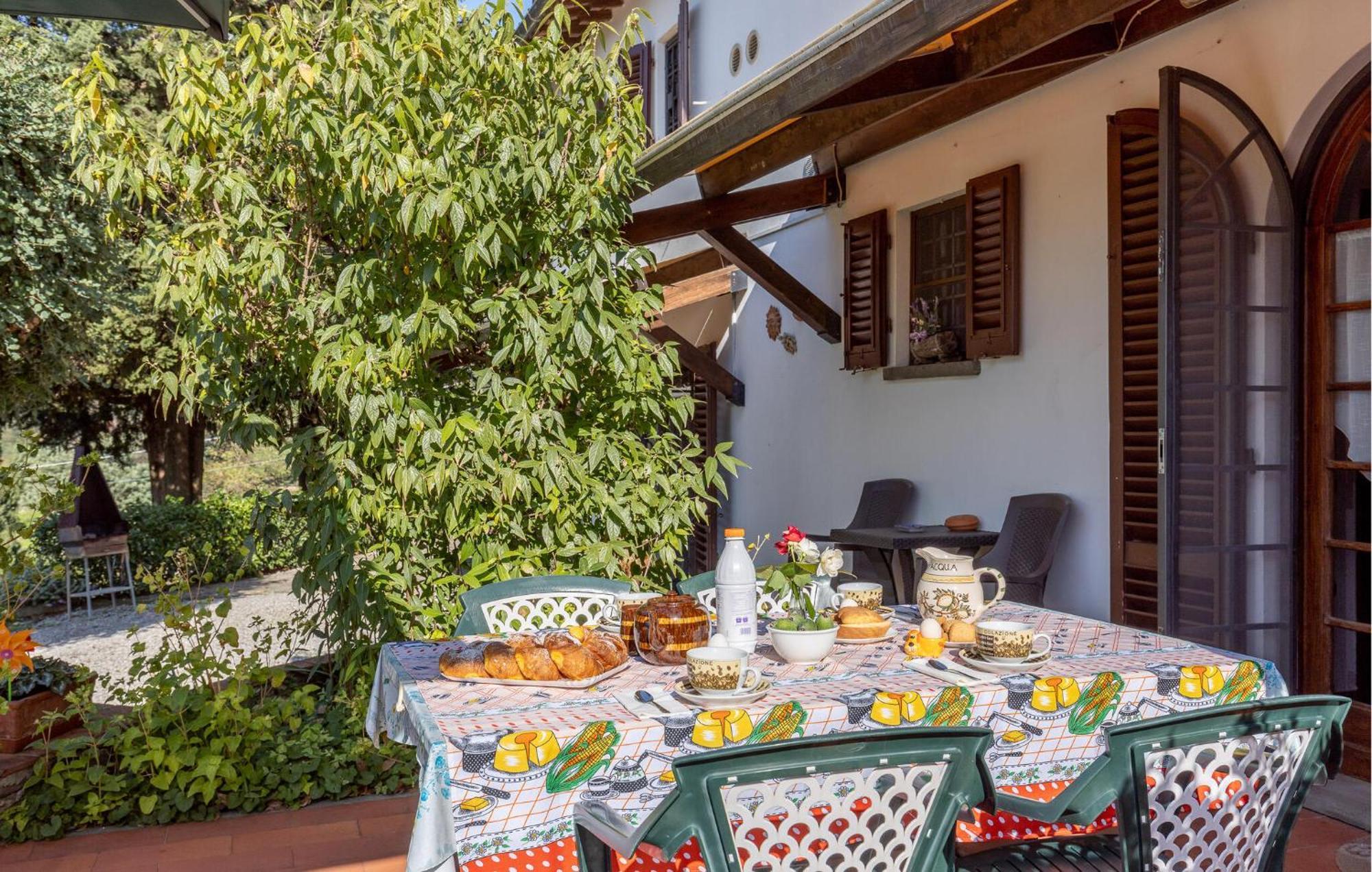 Beautiful Home In Uzzano Pt With Kitchen Exterior foto