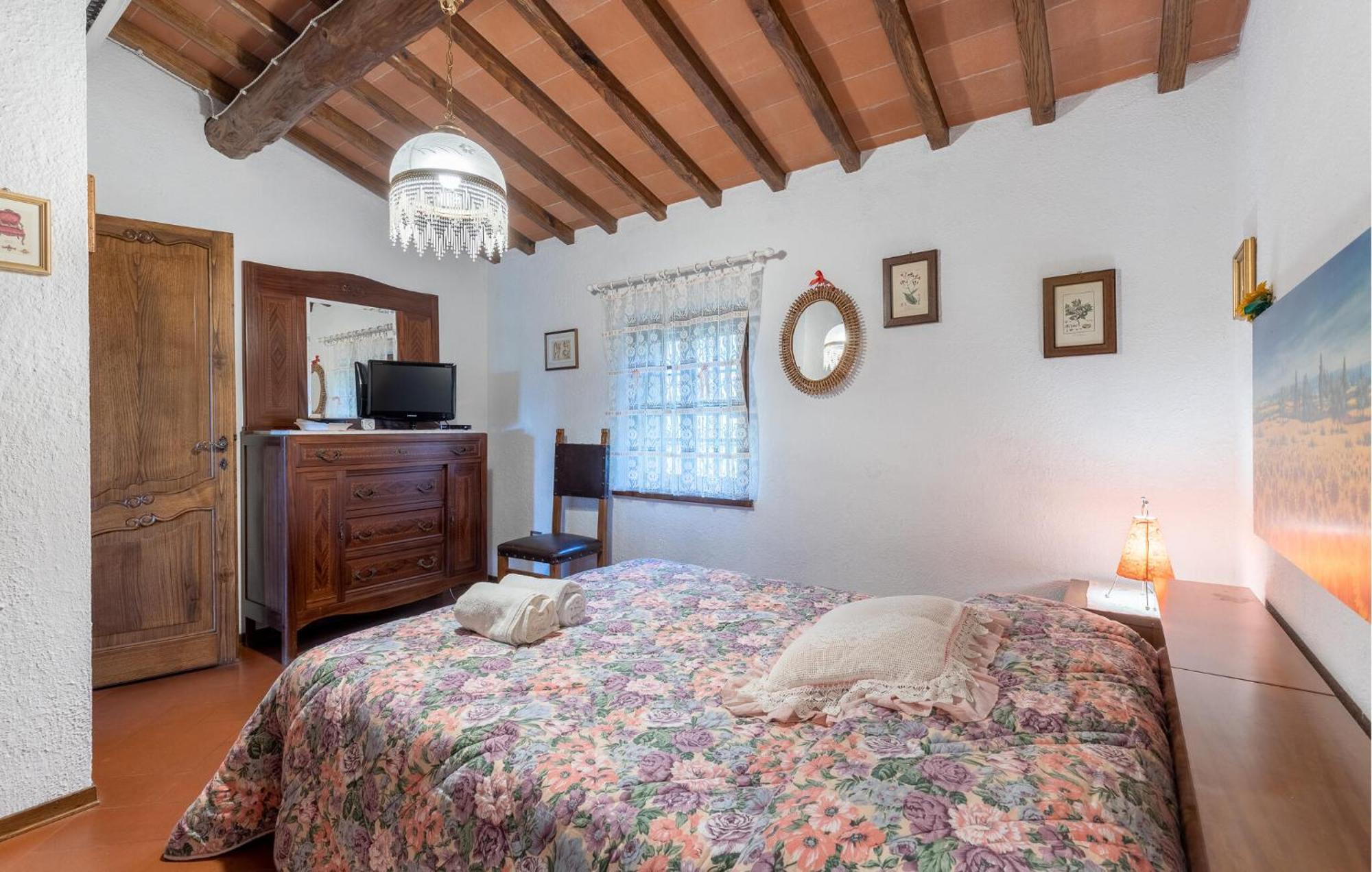 Beautiful Home In Uzzano Pt With Kitchen Exterior foto